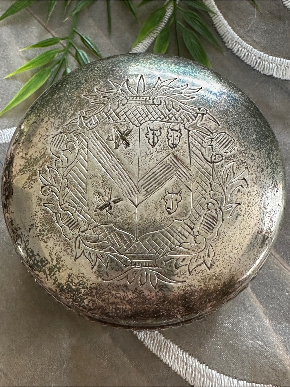 Antique SilverPlated Tobacco Box Engraved HeraldicCoat of Arms Trinket Container - Picture 7 of 12